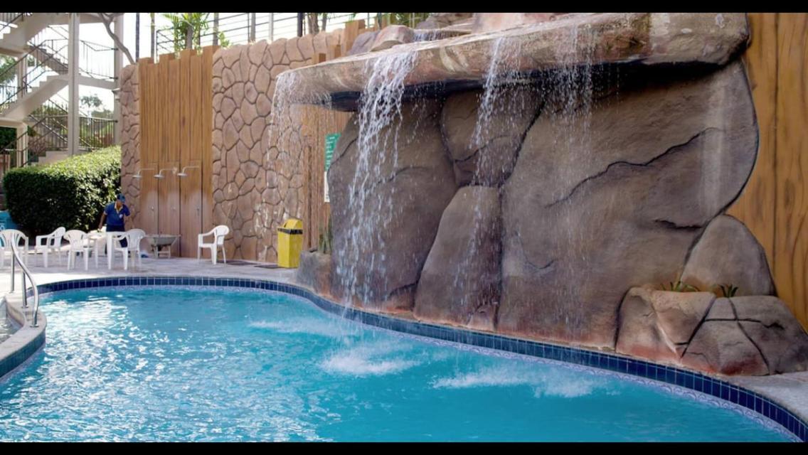 Hotel Golden Dolphin Com Cafe Da Manha! Piscinas 24H Caldas Novas Exterior photo
