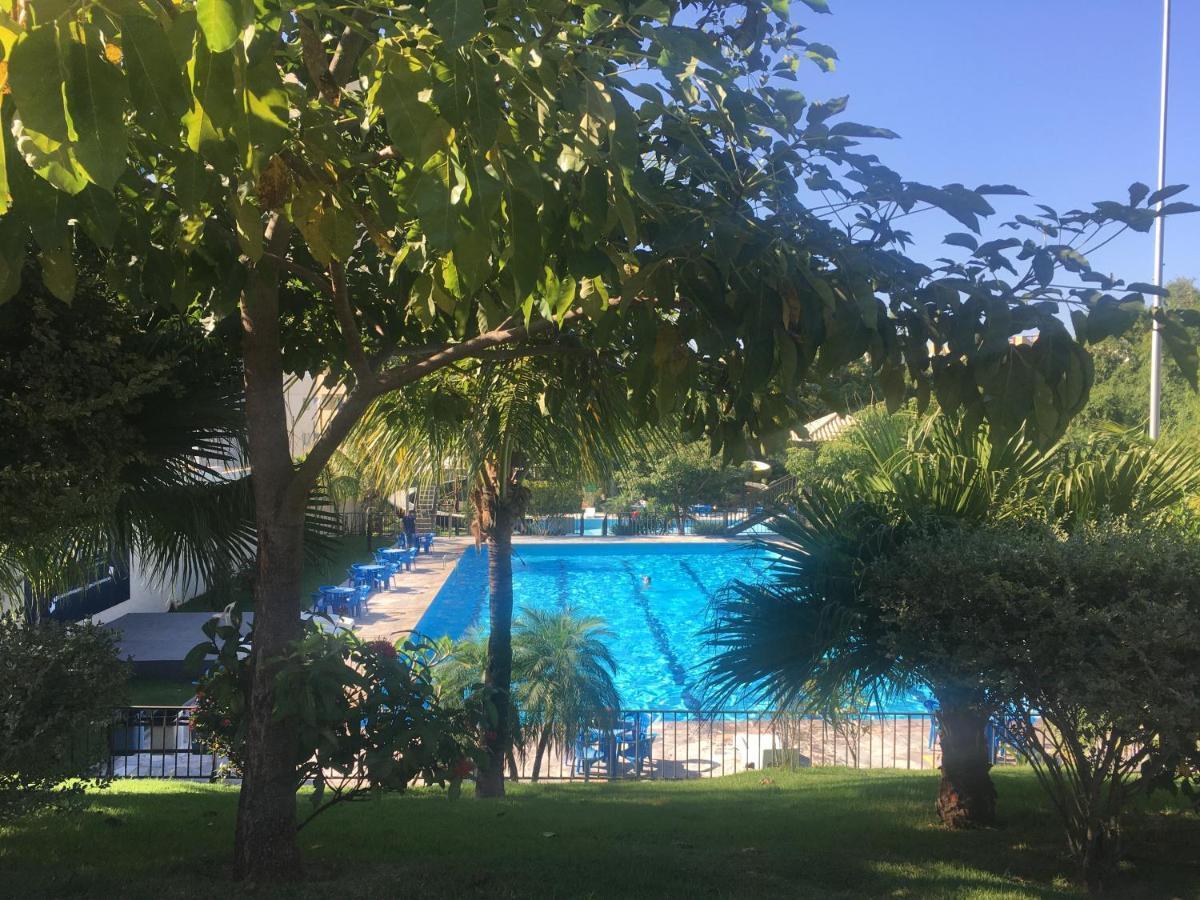 Hotel Golden Dolphin Com Cafe Da Manha! Piscinas 24H Caldas Novas Exterior photo